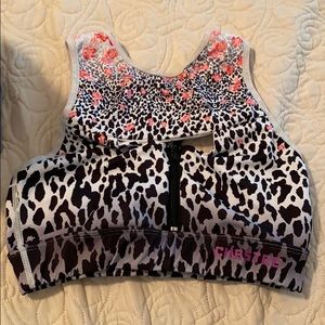 CHESTEE Sports bra (Animal print)